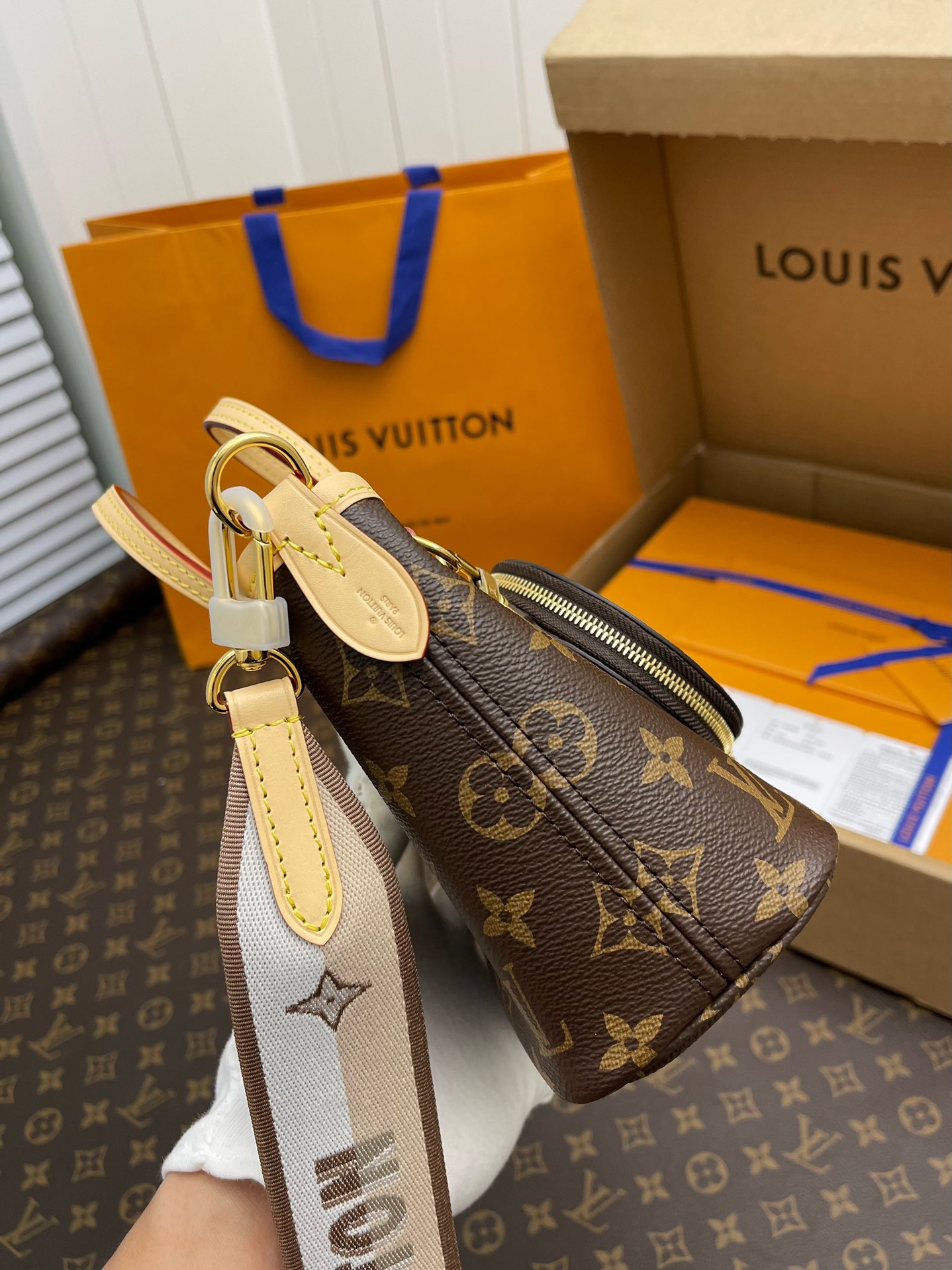 LV Shopping Bags